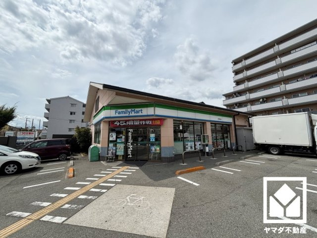 ちょっとしたお買い物はもちろん、コンビニ決済のお支払いや、ATMの利用、荷物の発送の際にもご利用いただけます。/24時間営業