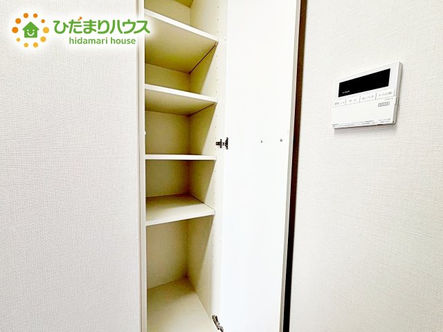 ちょこっとした収納があることで、消耗品のストックをするのにも便利です☆