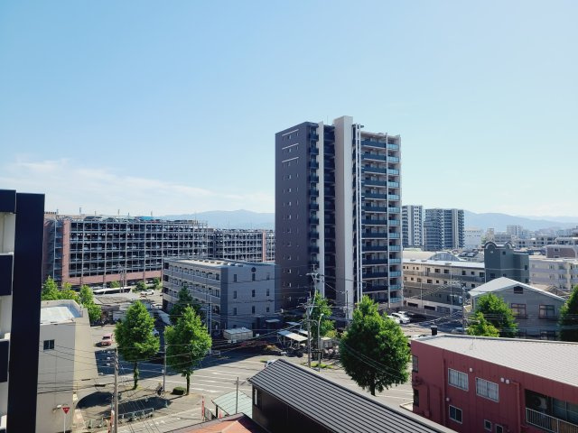 〇バルコニーから望む市内の景色は、住環境・快適性と共に有り続ける貴重な「財産」です。