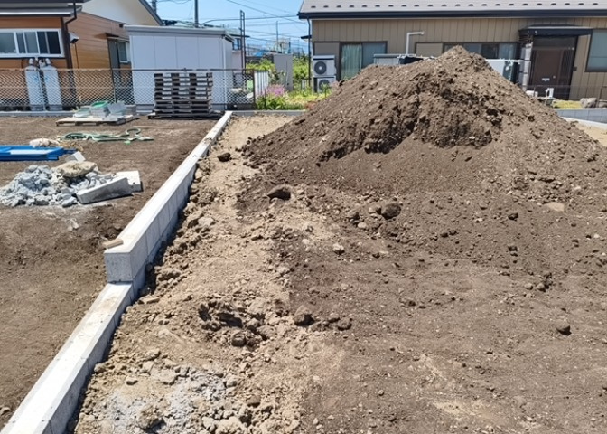 人が暮らすうえで日光は大切な要素となります。日当たりの良さは譲れないポイントですね。併せて近くに大きな建築物の建築予定がないか、あるいはそれが可能な土地が近くにないか事前に確認することもお勧めします。