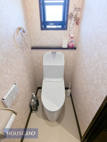 温水洗浄便座付きのトイレ　リモコン式で使いやすいのがGOOD