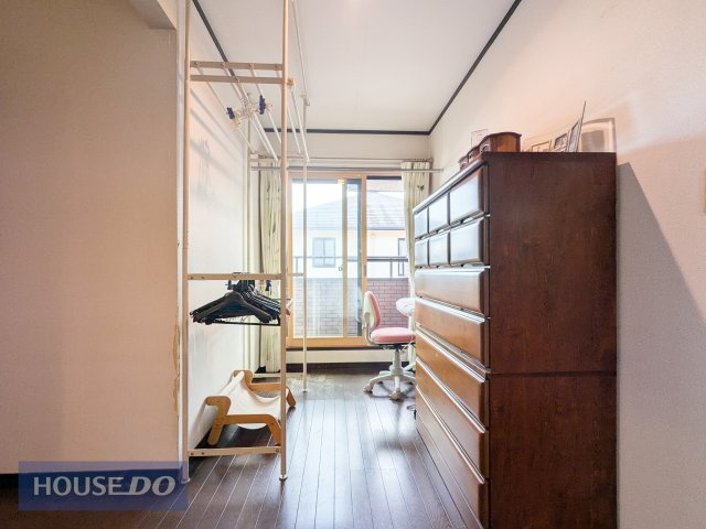 2階の共用スペースは、広くてＧＯＯＤ　お荷物やサンルームのような形で物干しでも行けちゃう！