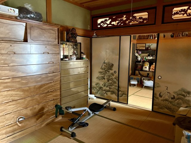 和室ならではの温かな和の空間で寛ぎの時間を過ごせます