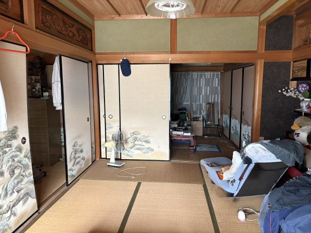 来客時は広く、普段は個室として使い分けできる間取りの和室です