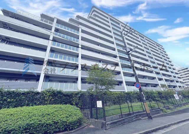 風格ある外観は、住む人のステータスを感じさせる重厚なデザインです。安心感を与える堅牢な造りです