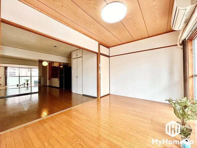 どんな家具にも馴染む広さ、落ち着いた雰囲気の洋室で快適な毎日