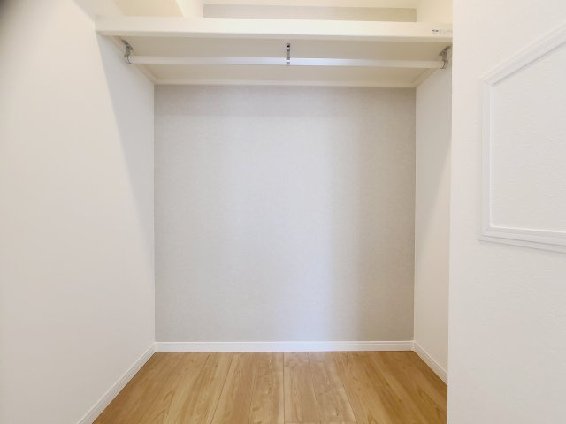 〇ウォークインクローゼットは家族みんなの衣類が収納できるよう広めに設計してあります。