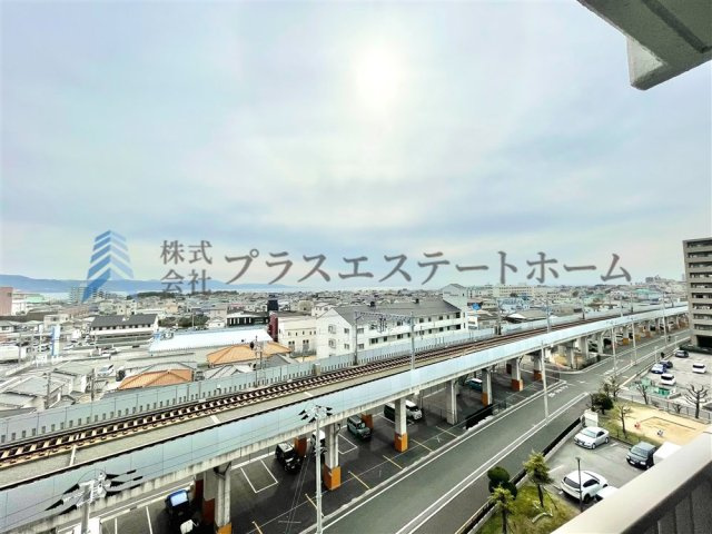 小学校まで徒歩約7分♪中学校まで徒歩約8分♪お子様の通学も安心です♪