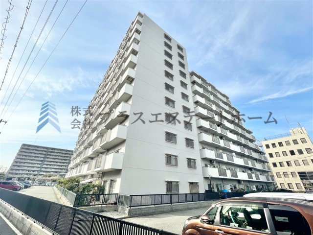 スーパーまで徒歩約3分♪毎日のお買物も楽々♪