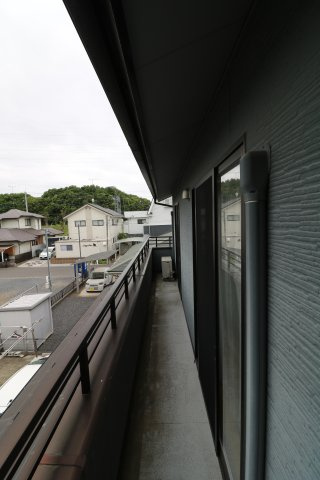 南面いっぱいの広いベランダです！