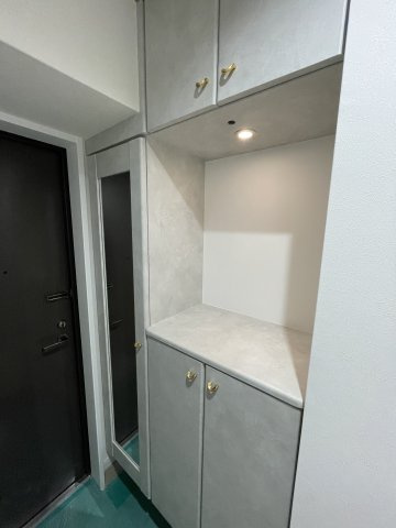 収納もある玄関です