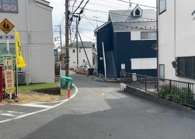 景色重視でお家選ぶをするとスーパーが遠い！学校が遠い！など生活をするうえで利便性で困ることもあります。まず一度現地を見学する際に、周辺の施設などがあるかを確認し、暮らし始めた後のことを想像しましょう。