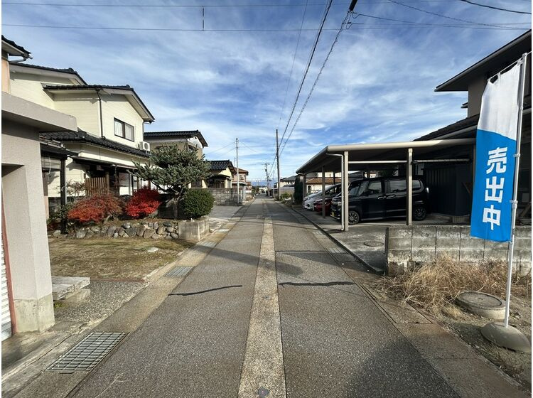 前面道路(東向き)