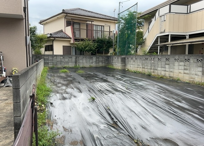 隣家の土地はどうなっているのか、生活利便施設が近くにあるのか、学校まで近いかなど、お客様のライフスタイルにあわせたイメージが重要です。また、近くにあると困る施設が近くにないかも確認するといいでしょう。