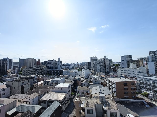 【眺望】　バルコニーからの眺望がこちら♪開放感有り、心地良い空気に包まれながら日々の疲れを癒す場！
