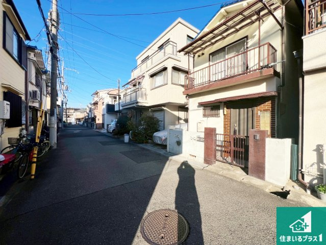 周辺は落ち着いた街並みの住宅地！子育てがしやすい住環境です！