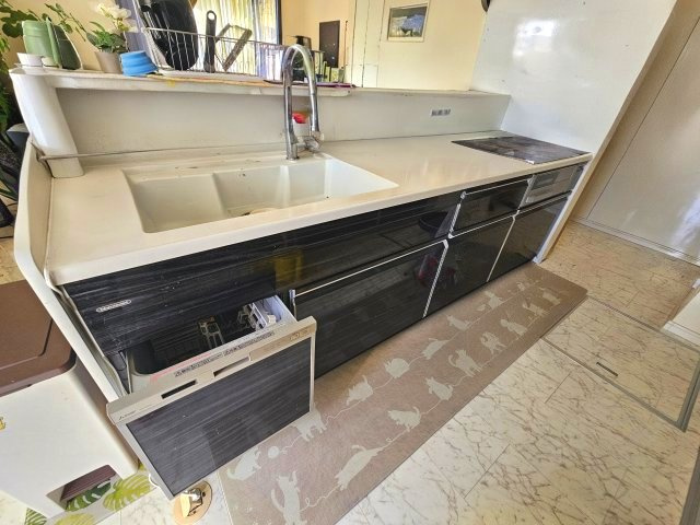 タカラスタンダードのグランディアで食洗器もついています♪　※AIで画像修正を行っています