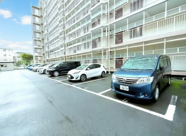 【駐車場】