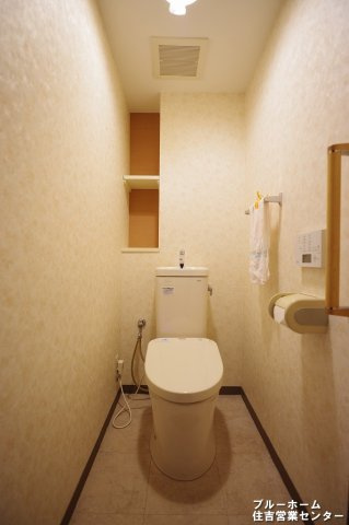 棚もあって、ストック置くのにも便利です。