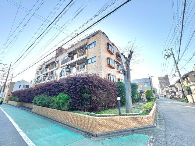 鉄筋コンクリート造陸屋根5階建・1階部分。新耐震基準・旧耐震が気になる方はスタッフまでお問い合わせください。