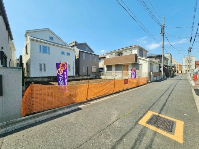 現況更地になります　是非、現地にて土地のボリュームや陽当たり、周辺環境などご確認ください♪　建築条件ございません　お好きなハウスメーカーにて建築できます