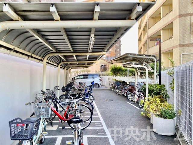 【自転車置き場】最新の空き状況や費用などの詳細は担当スタッフまでお問い合わせください。