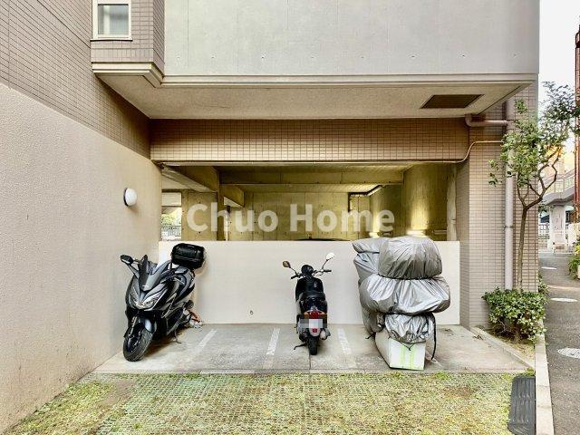 【バイク置場】最新の空き状況や費用などの詳細は担当スタッフまでお問い合わせください。