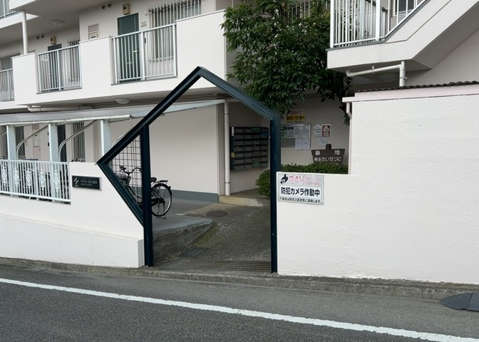 眺望の良さを楽しめるダイニングキッチンで家族団らんの時間を過ごしてはいかがでしょうか。バルコニーから見える景色を家族で眺める時間は、時間が経つのを忘れてしまいそうですね。是非、現地を見に行きましょう！