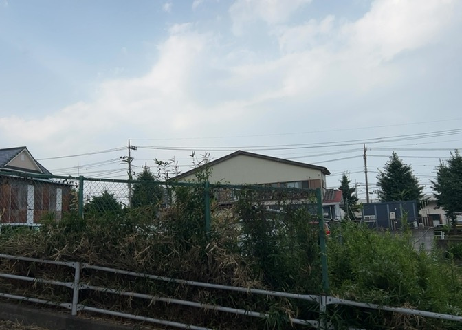 景色重視でお家選ぶをするとスーパーが遠い！学校が遠い！など生活をするうえで利便性で困ることもあります。まず一度現地を見学する際に、周辺の施設などがあるかを確認し、暮らし始めた後のことを想像しましょう。