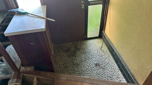 風情ある仕上げの玄関土間。レトロな雰囲気が残ります。