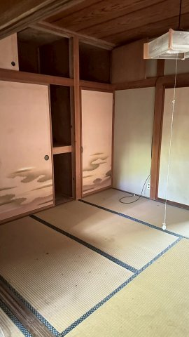 押し入れ付きの和室。収納スペースをしっかり確保できます。