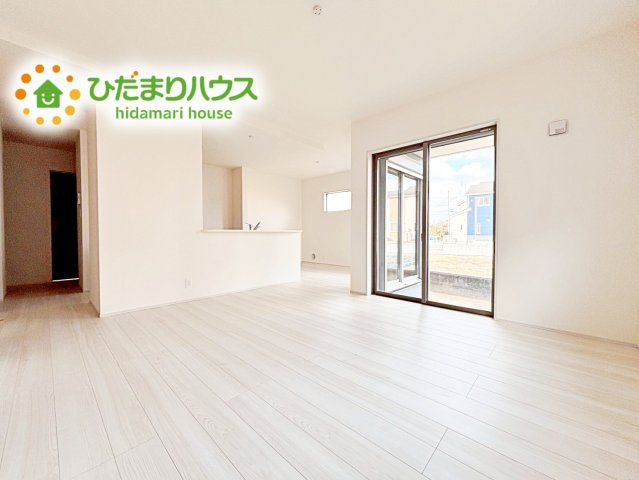 複層ガラスの遮熱効果と断熱効果で、一年中快適に過ごせます　(#^.^#)
