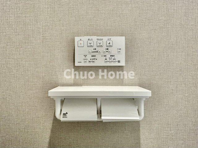 【ウォシュレット】清潔に使いたいお手洗いには最適な設備です。もちろんウォームレットも標準装備です。