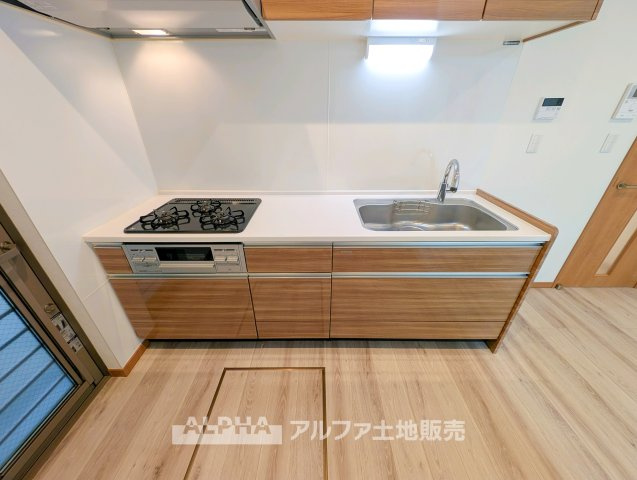 【Timeless　Kitchen】　◆暮らしの真ん中にある場所◆毎日の食事も、何気ない会話も自然と集まるキッチンスペース。空間に調和するデザインが、過ごす時間そのものを心地よく変えてくれる。