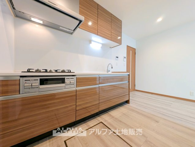 【Daily　Comfort】　◆毎日を整える空間◆使いやすさに配慮されたキッチンは、料理をする時間まで楽しく感じられる場所。