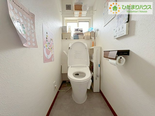 1・2階にトイレあり。階段を降りなくてもいいので、高齢者の方も優しい☆彡