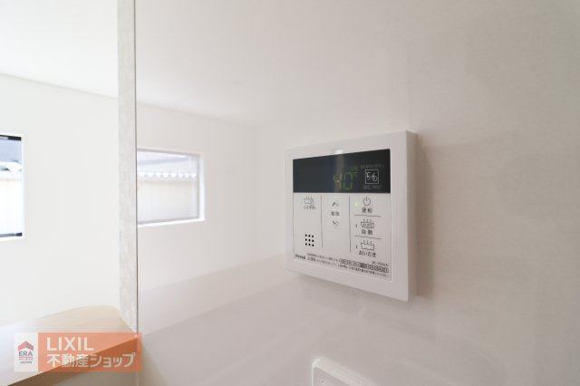 【温水設備】現地完成写真。給湯スイッチ付きで温度調整もラクラクです。