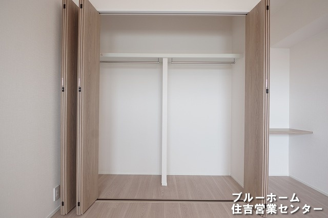 洋室にある収納です！