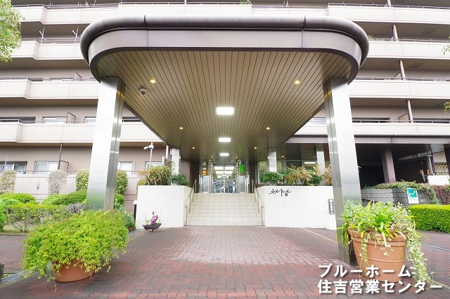 豪華なエントランスですね♪