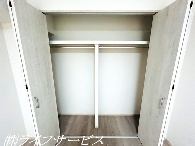 バルコニー側洋室5.5帖／クローゼットあり