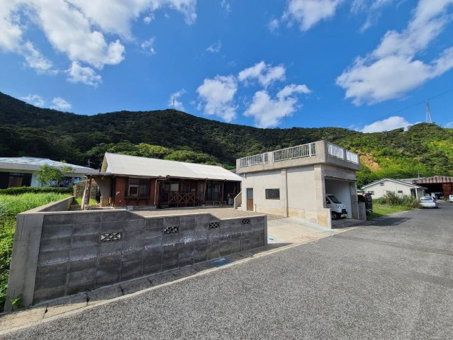 ◆その邸が魅せる、気品・上質・重厚感・極細やかさ、そのすべては訪れた者に安らぎと品性を与える特別な空間です。ここに住むからこそ意味がある。すべての（始まり）をここから迎えます。