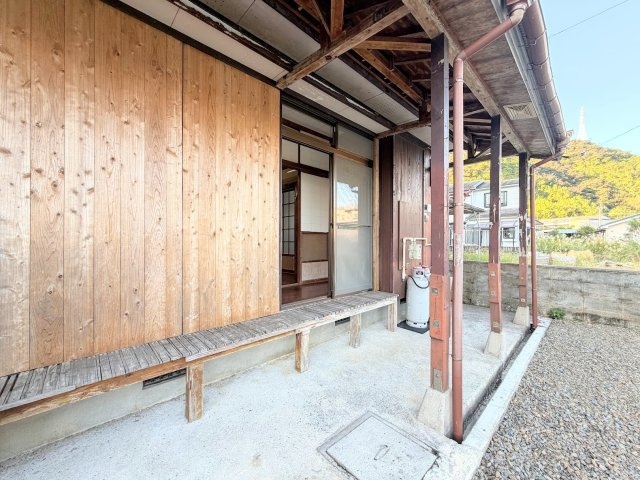◆気持ちのいい空が見渡せる広い縁側。爽やかな風を感じて、心躍る素敵な暮らしがはじまります。通風・採光にも優れ、心地よい光と風があふれています♪