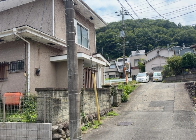 土地探しをしていると都市計画区域という言葉を目にすると思います。法律によって、都道府県知事や国土交通大臣が指定するエリアのことを指しており、都市計画区域は市街化区域と市街化調整区域に分けられています。