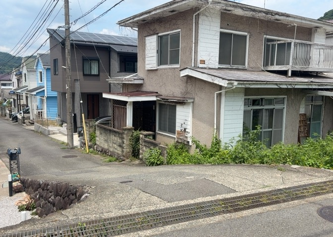 ハザードマップは自然災害による被害を予測し、その被害範囲を地図上で表したものです。近年特に災害が多くなっていますので、事前に調査すると安心できます。ハザードマップは国交省のホームページをご覧ください。