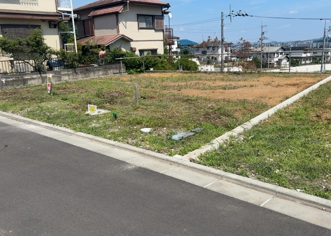 最寄り駅が近いなどの交通アクセスが良い土地だと暮らしやすいですよね。通勤・通学の観点から土地を選ぶことも大切です！自身や家族のライフワークからあったの物件を探しましょう！当社営業がお力になります！