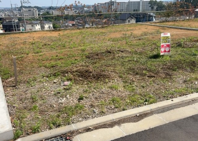 隣家の土地はどうなっているのか、生活利便施設が近くにあるのか、学校まで近いかなど、お客様のライフスタイルにあわせたイメージが重要です。また、近くにあると困る施設が近くにないかも確認するといいでしょう。