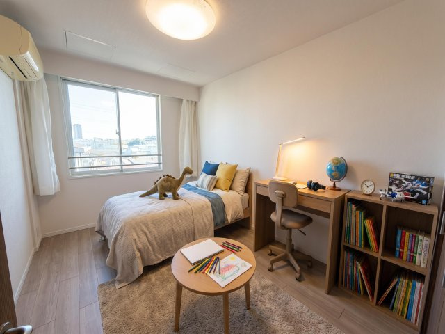 5.7帖洋室　※本画像はAIによる家具配置イメージです。家具は実際には設置されておりません。　