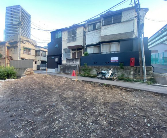 東急池上線「大崎広小路」駅へも徒歩5分と、2路線利用可能な交通利便性が魅力です。通勤・通学の時短が叶い、朝のひとときや帰宅後の家族時間にゆとりが生まれます。都市の利便を享受する軽快な生活を。
