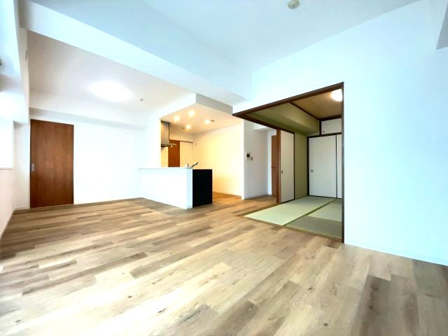 【リノベーション仕様】戸建て並みの居住空間！ＬＤＫ17帖以上・ワイドリビング・ペット飼育可です♪