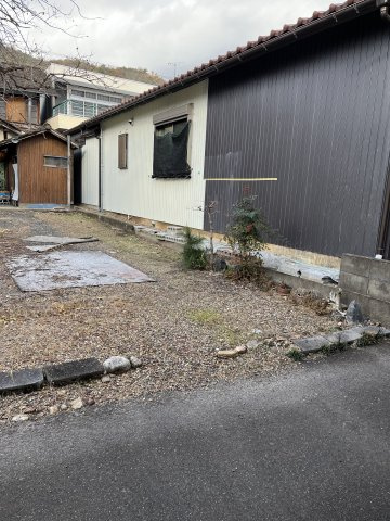 東隣の西外壁
